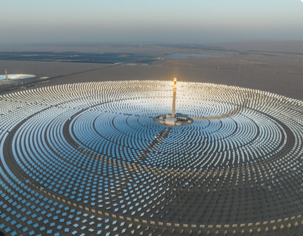 Centrale solaire dans le désert